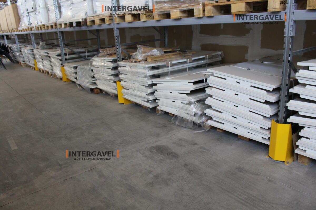 Íróasztal (mechanikusan emelhető-1600 mm) 4