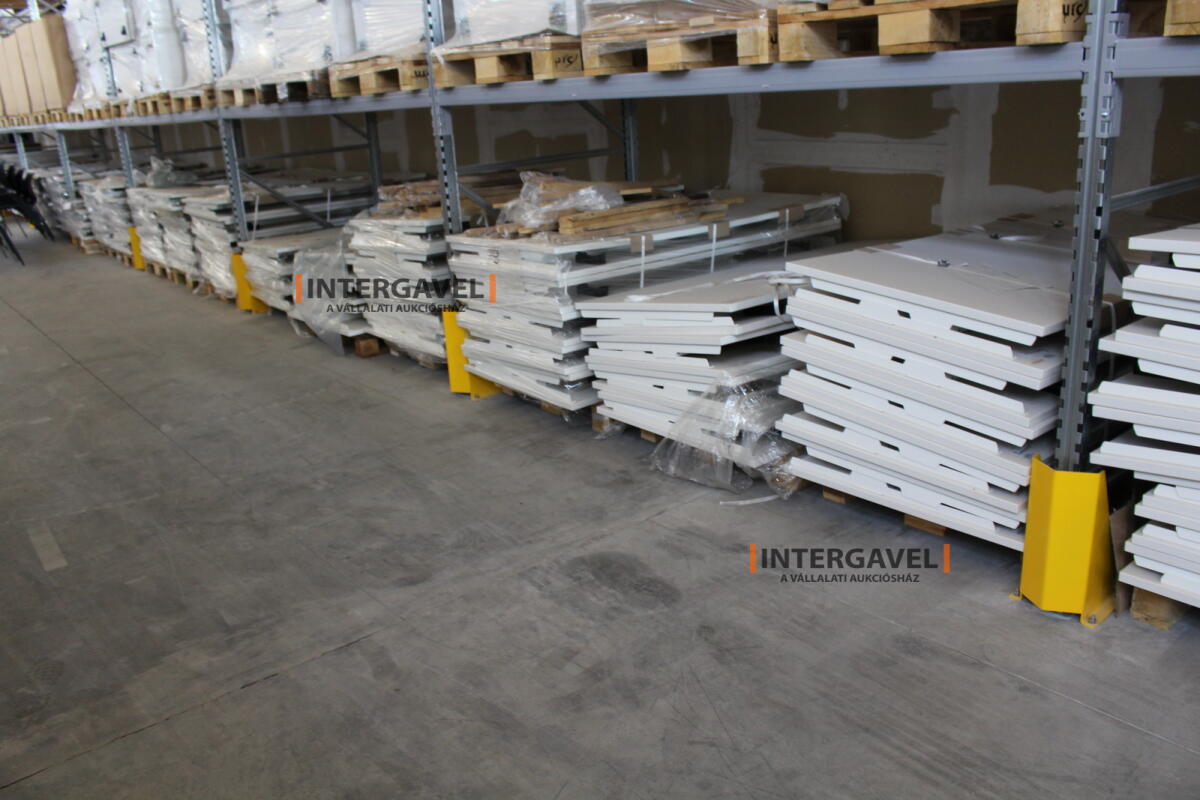 Íróasztal (mechanikusan emelhető-1600 mm) 4