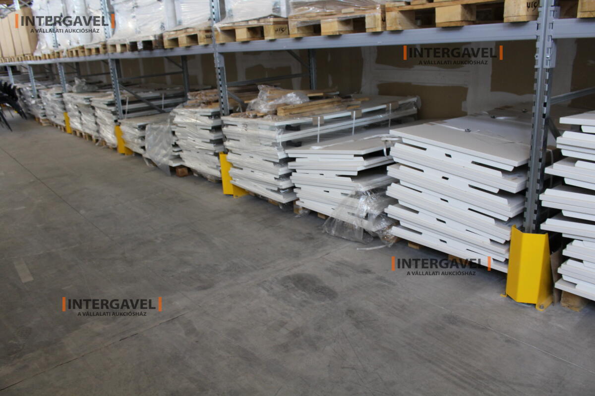 Íróasztal (mechanikusan emelhető-1600 mm) 4