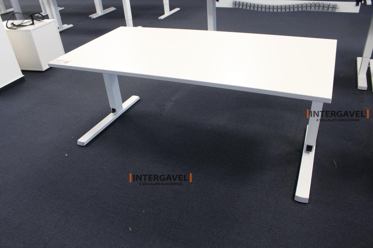 Íróasztal (mechanikusan emelhető-1600 mm) 3