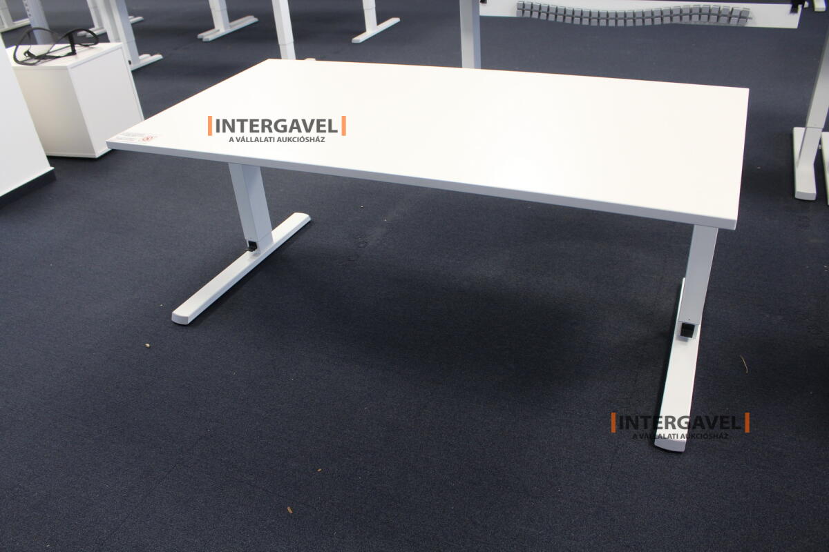 Íróasztal (mechanikusan emelhető-1600 mm) 3