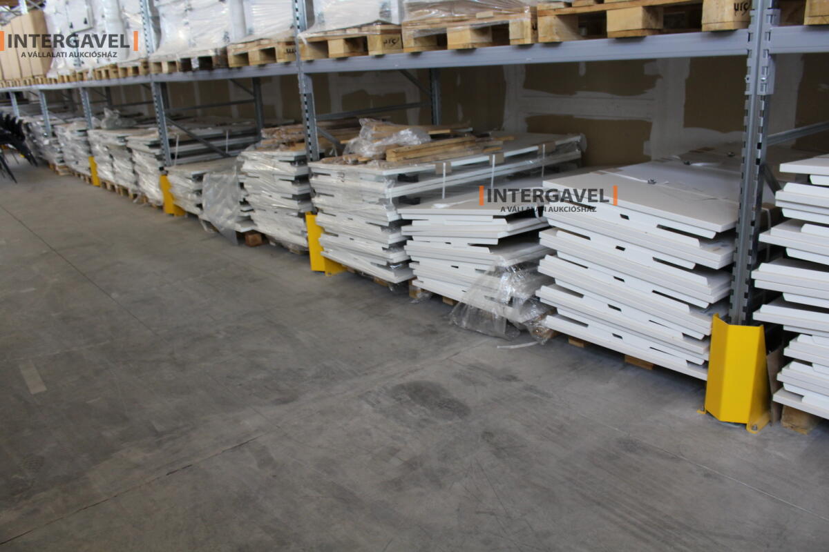 Íróasztal (mechanikusan emelhető-1600 mm) 4