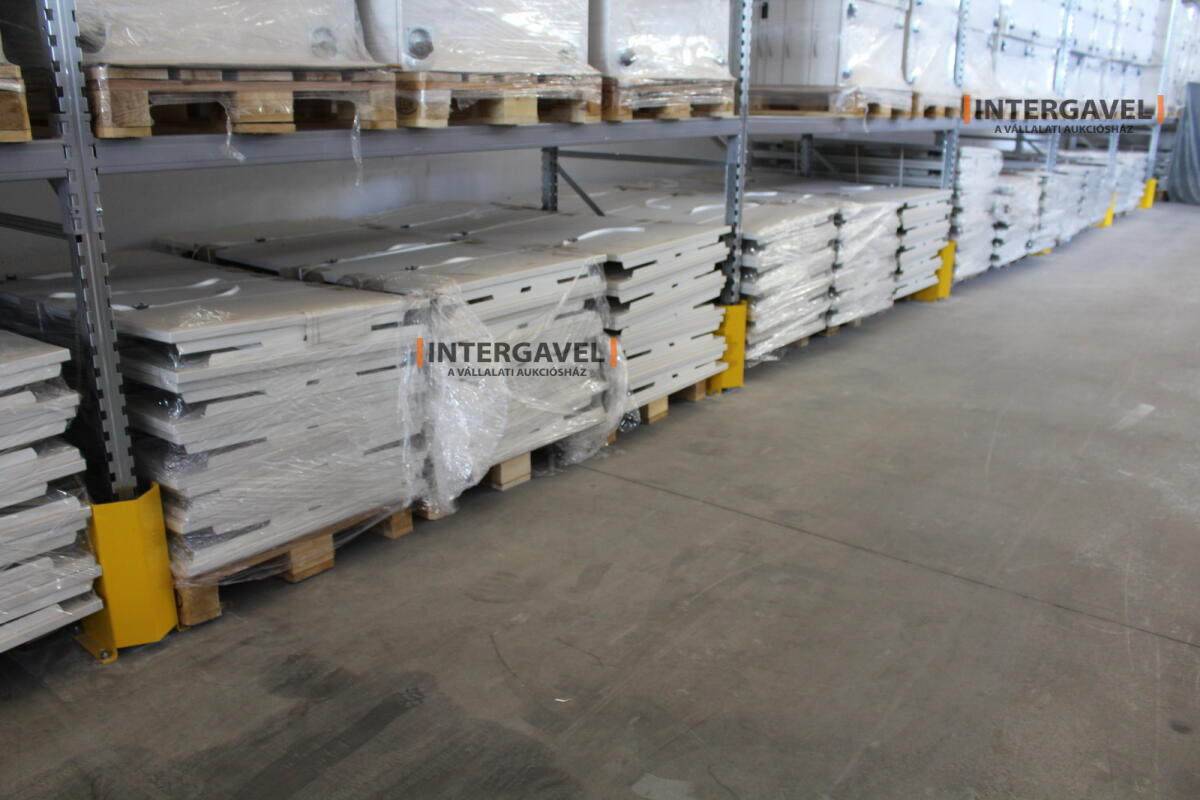 Íróasztal (mechanikusan emelhető-1600 mm) 5