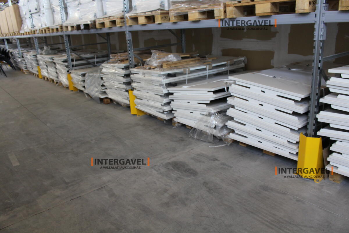 Íróasztal (mechanikusan emelhető-1600 mm) 4