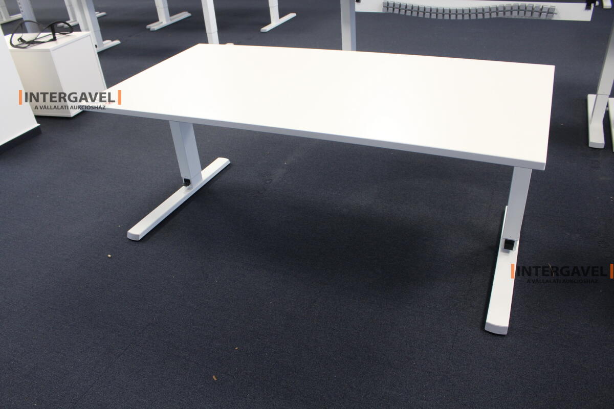 Íróasztal (mechanikusan emelhető-1600 mm) 3