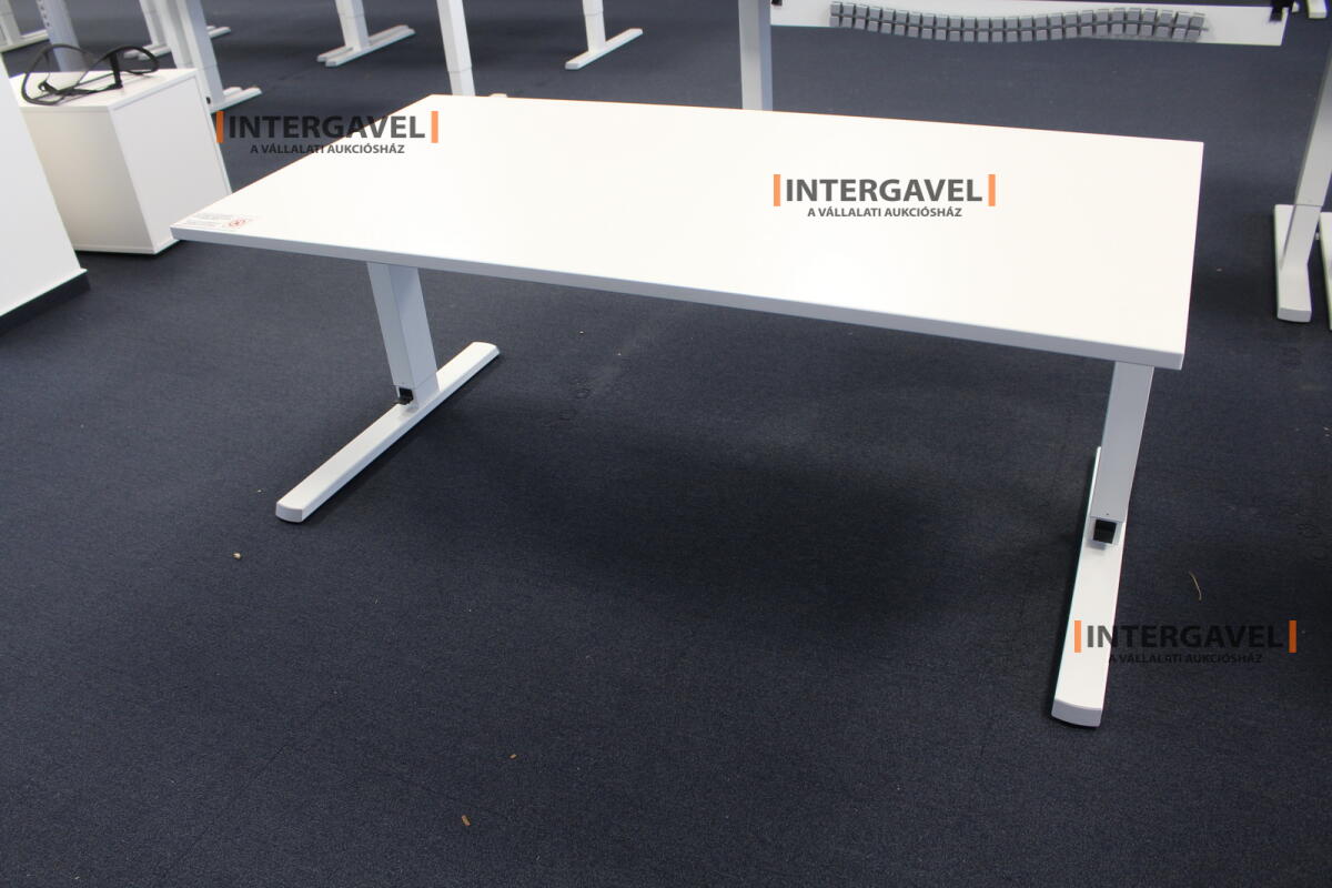 Íróasztal (mechanikusan emelhető-1600 mm) 3