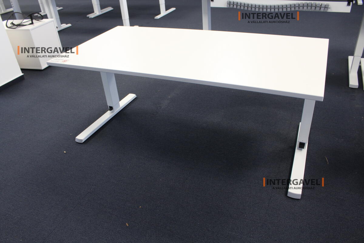 Íróasztal (mechanikusan emelhető-1600 mm) 3