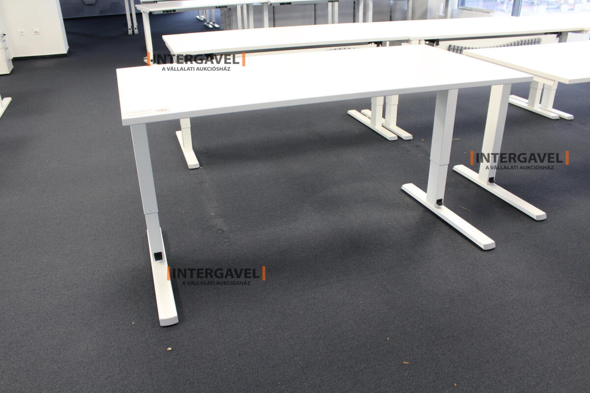 Íróasztal (mechanikusan emelhető-1600 mm)