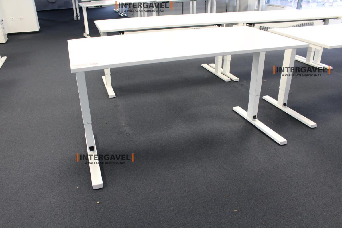 Íróasztal (mechanikusan emelhető-1600 mm)