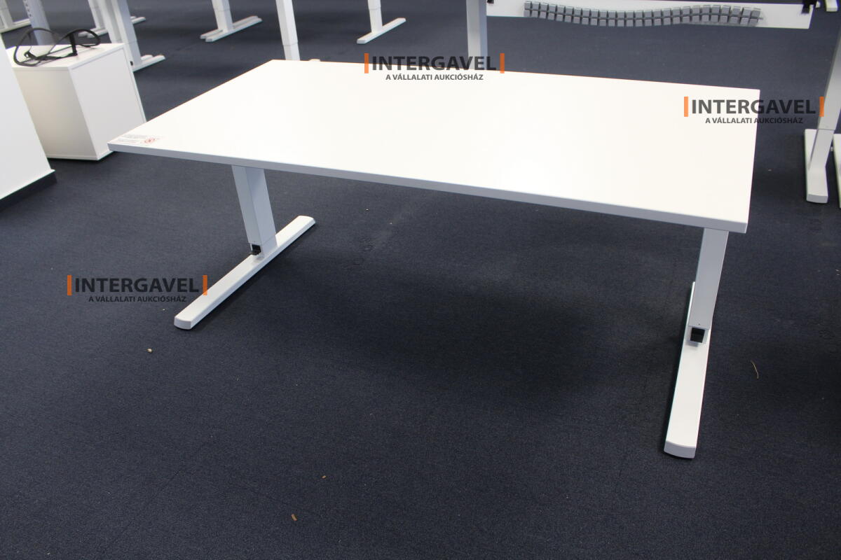 Íróasztal (mechanikusan emelhető-1600 mm) 3