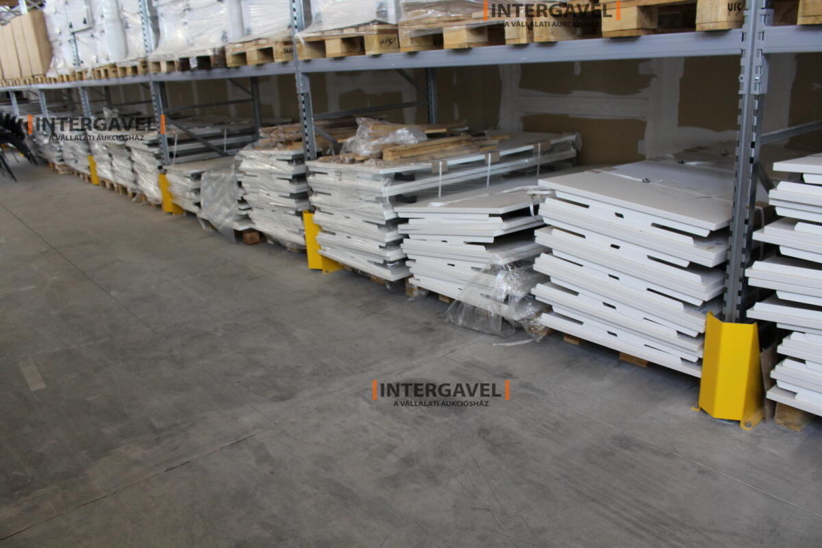 Íróasztal (mechanikusan emelhető-1600 mm) 4