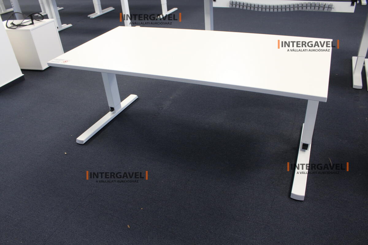 Íróasztal (mechanikusan emelhető-1600 mm) 3