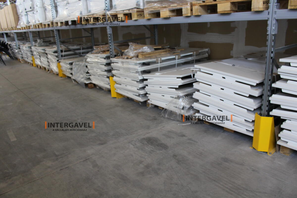 Íróasztal (mechanikusan emelhető-1600 mm) 4