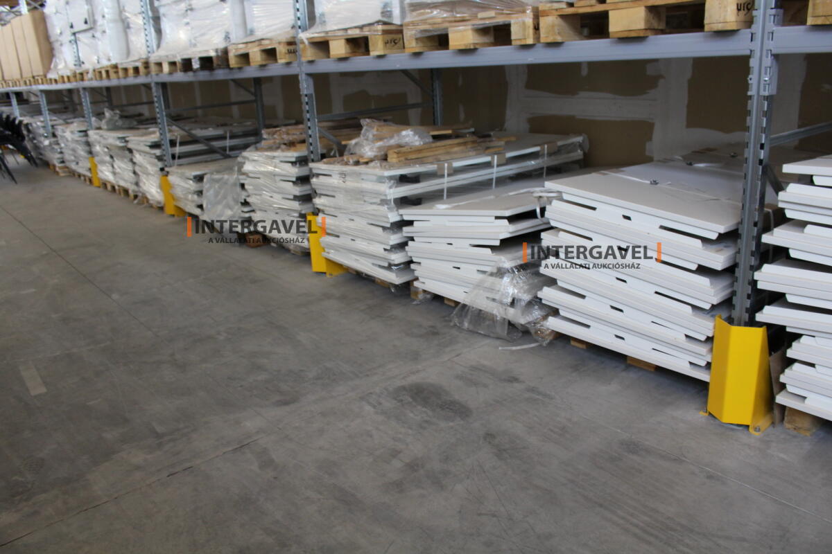 Íróasztal (mechanikusan emelhető-1600 mm) 4