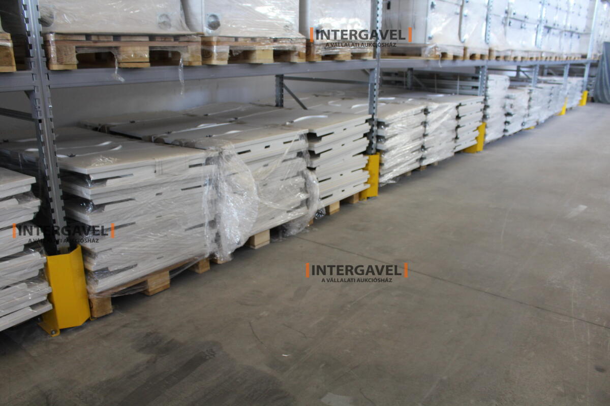 Íróasztal (mechanikusan emelhető-1600 mm) 5