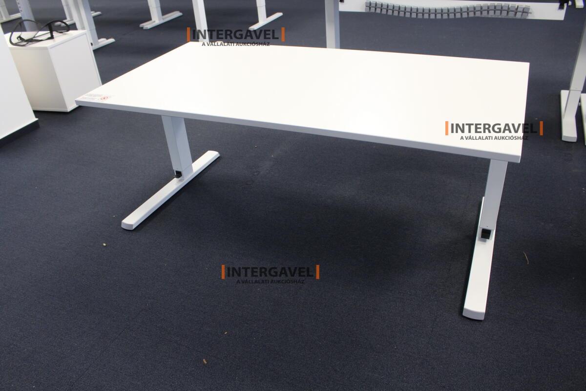 Íróasztal (mechanikusan emelhető-1600 mm) 3