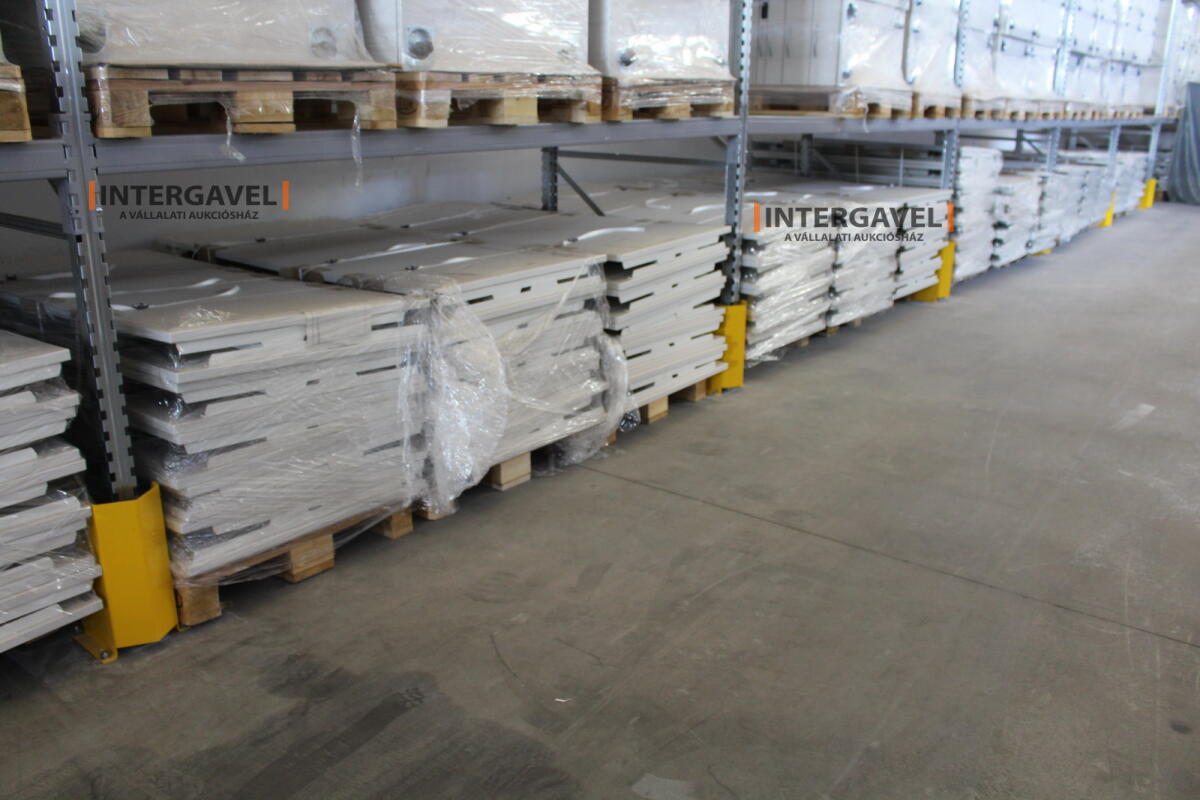 Íróasztal (mechanikusan emelhető-1600 mm) 5