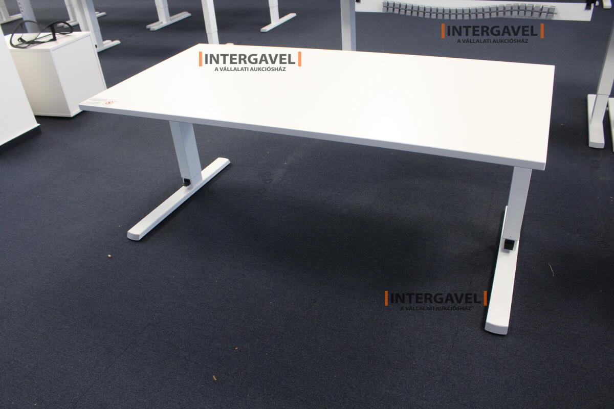 Íróasztal (mechanikusan emelhető-1600 mm) 3