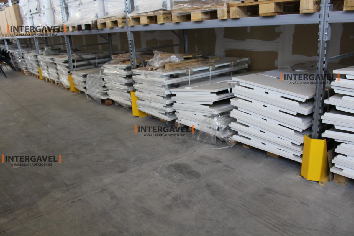 Íróasztal (mechanikusan emelhető-1600 mm) 4