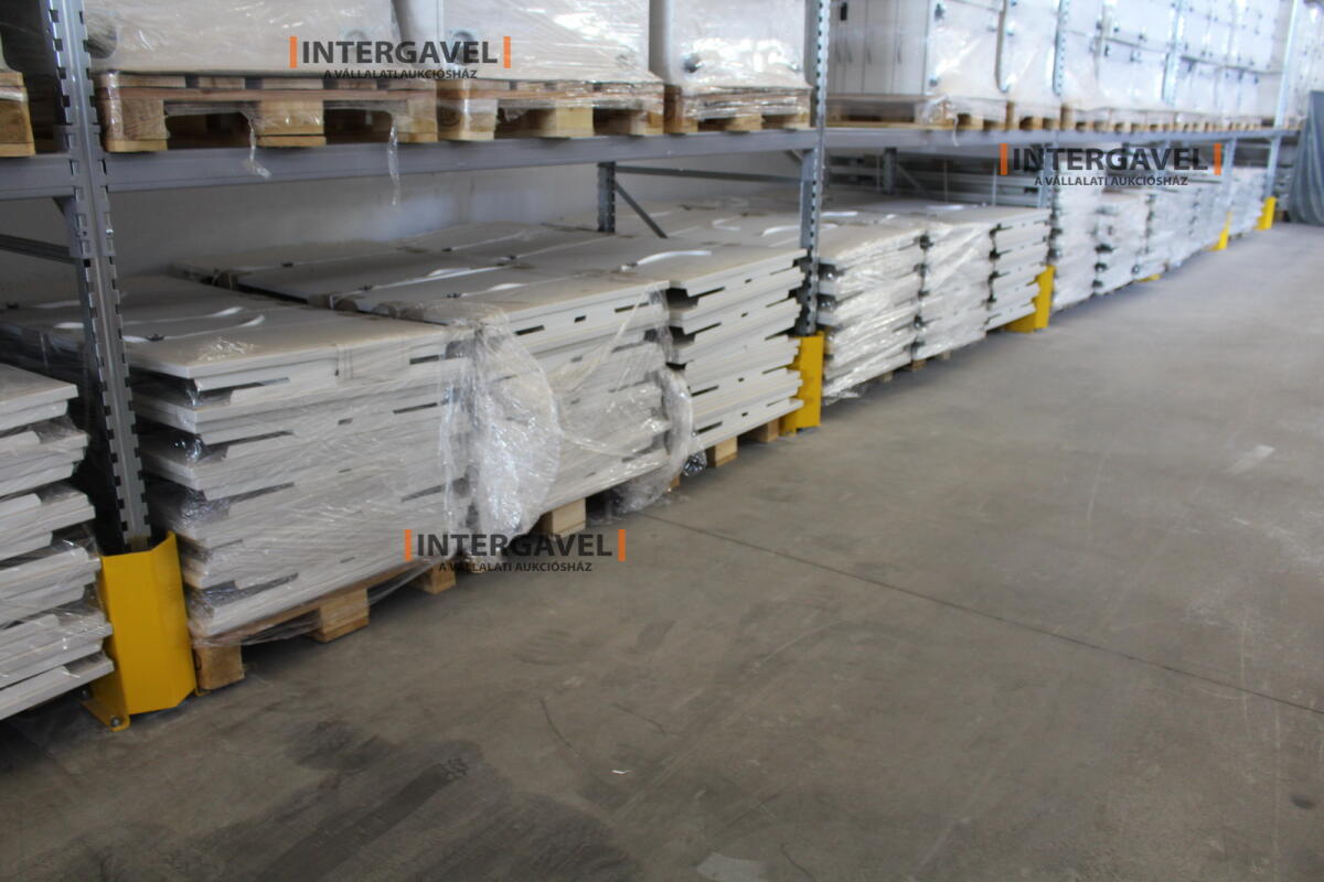 Íróasztal (mechanikusan emelhető-1600 mm) 5