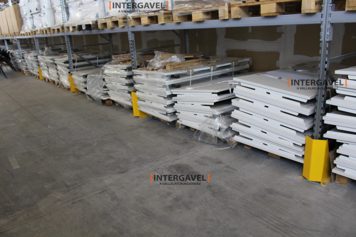 Íróasztal (mechanikusan emelhető-1600 mm) 4