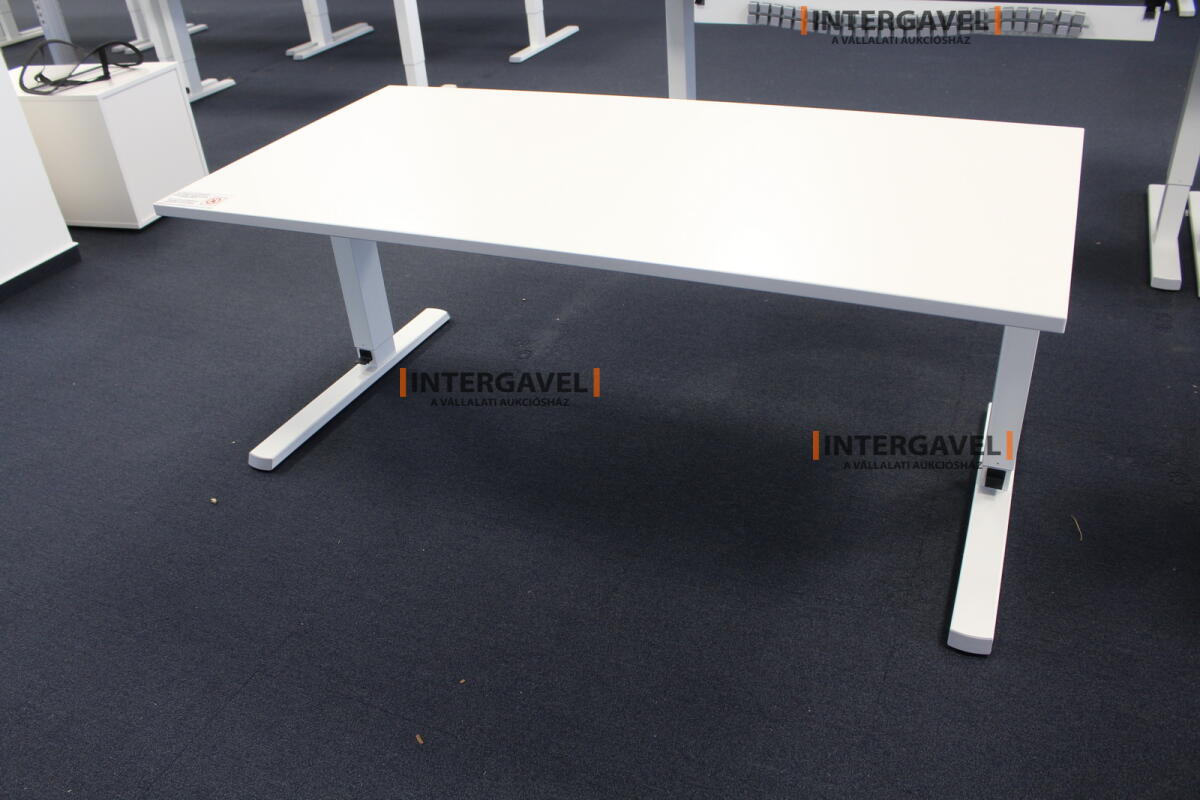 Íróasztal (mechanikusan emelhető-1600 mm) 3