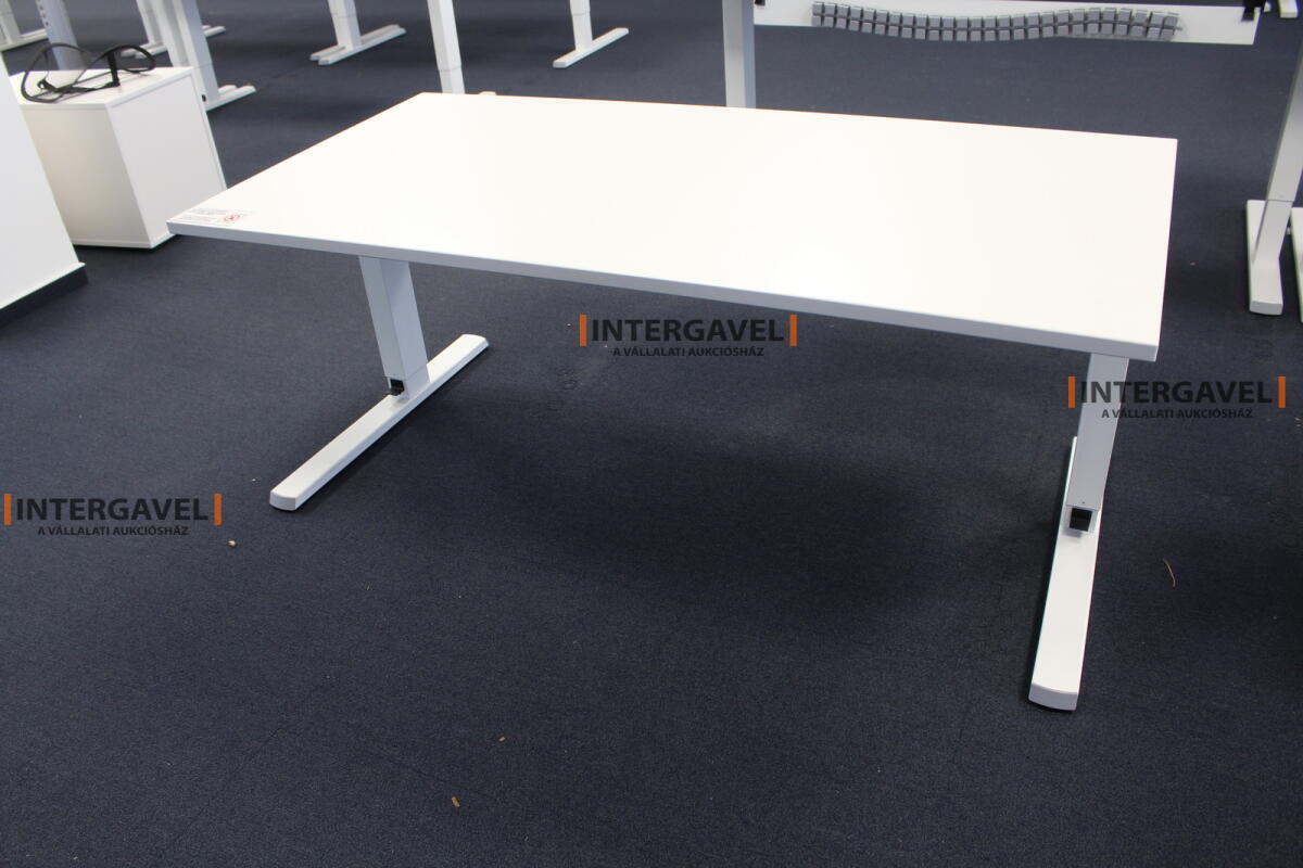 Íróasztal (mechanikusan emelhető-1600 mm) 3