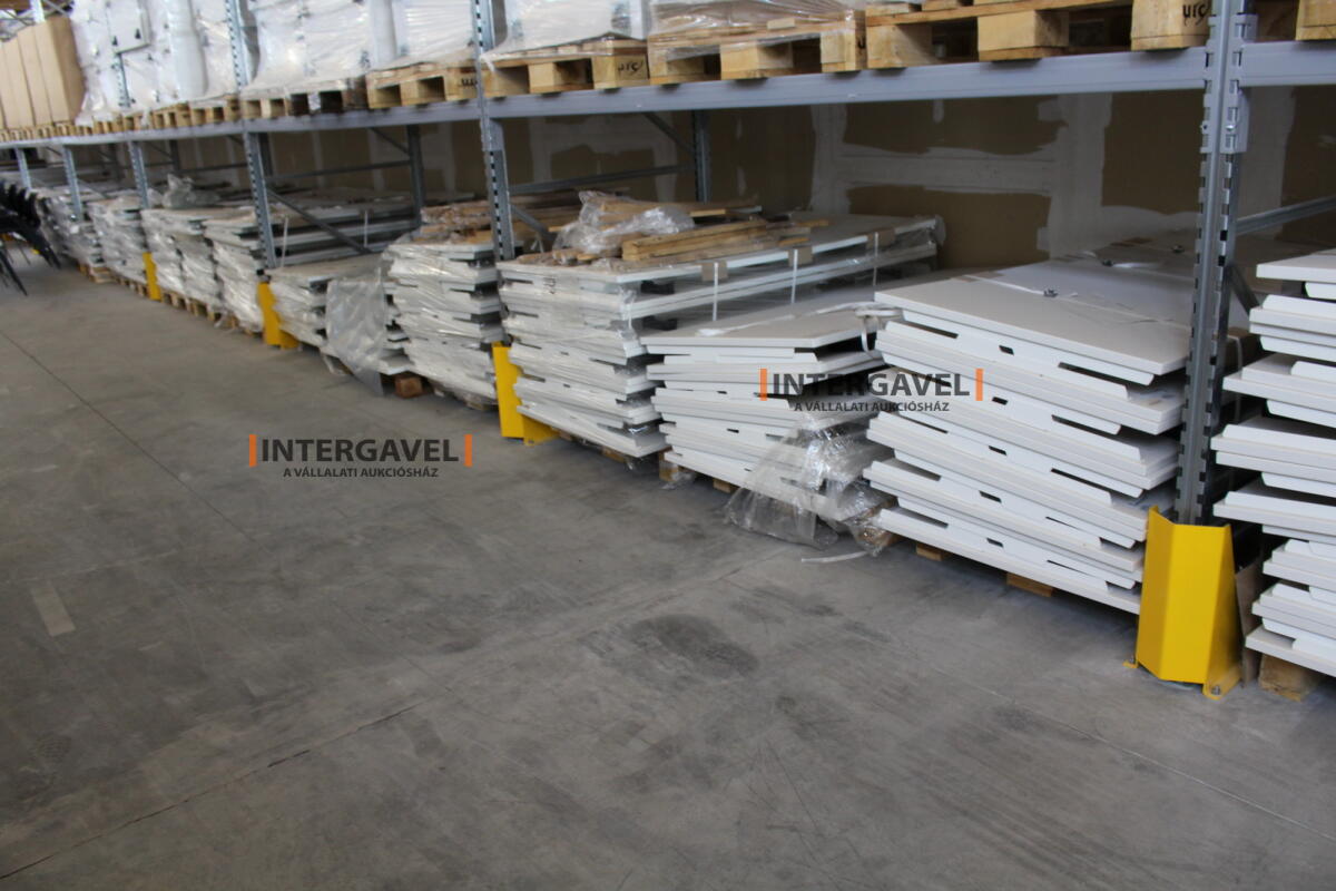 Íróasztal (mechanikusan emelhető-1600 mm) 4