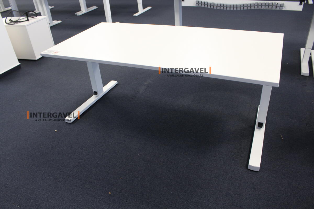 Íróasztal (mechanikusan emelhető-1600 mm) 3