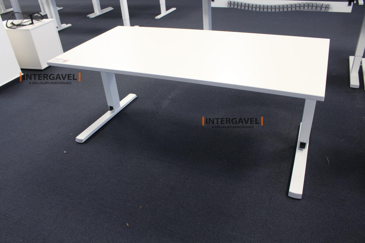 Íróasztal (mechanikusan emelhető-1600 mm) 3