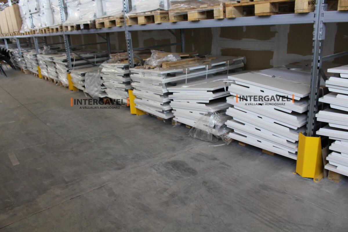 Íróasztal (mechanikusan emelhető-1600 mm) 4