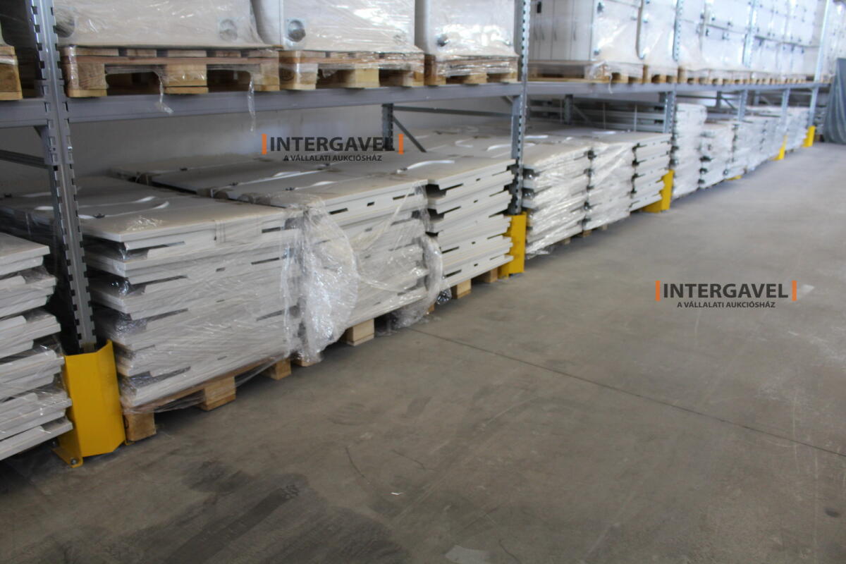 Íróasztal (mechanikusan emelhető-1600 mm) 5