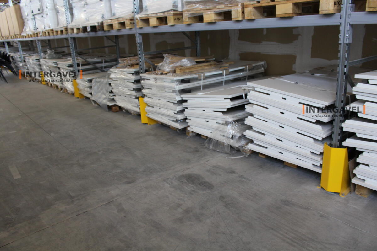 Íróasztal (mechanikusan emelhető-1600 mm) 4