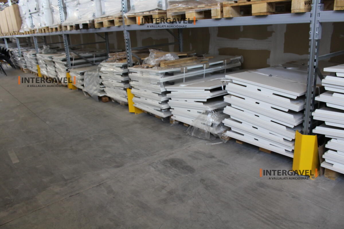 Íróasztal (mechanikusan emelhető-1600 mm) 4