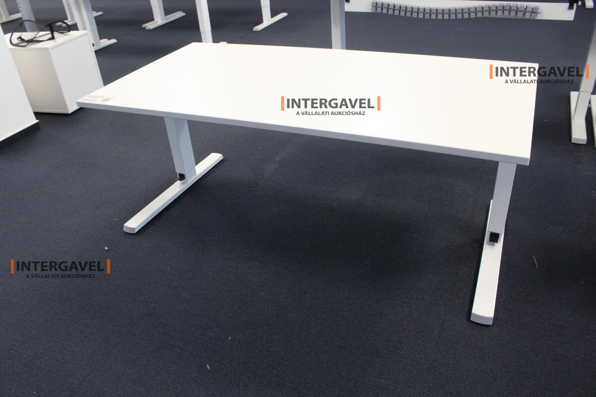 Íróasztal (mechanikusan emelhető-1600 mm) 3
