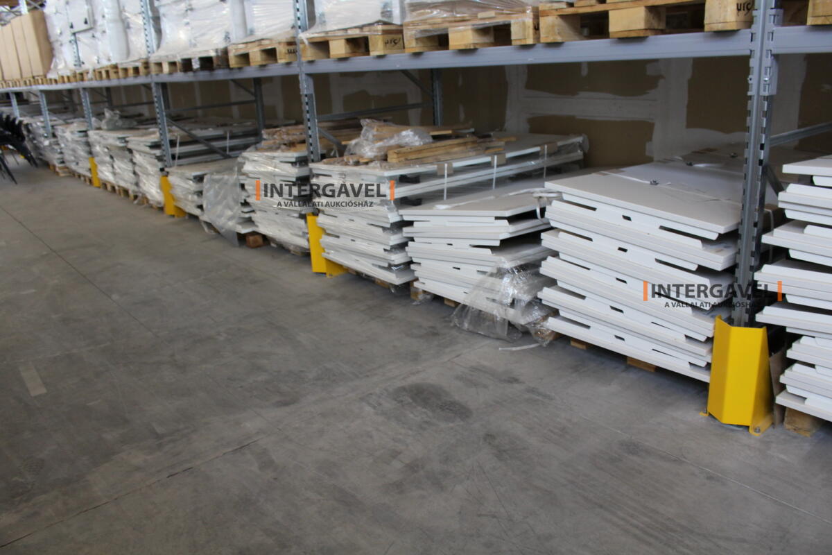 Íróasztal (mechanikusan emelhető-1600 mm) 4