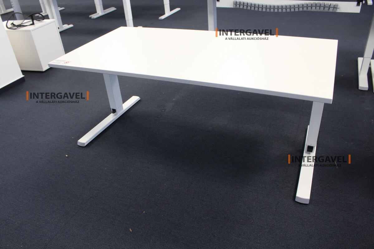 Íróasztal (mechanikusan emelhető-1600 mm) 3