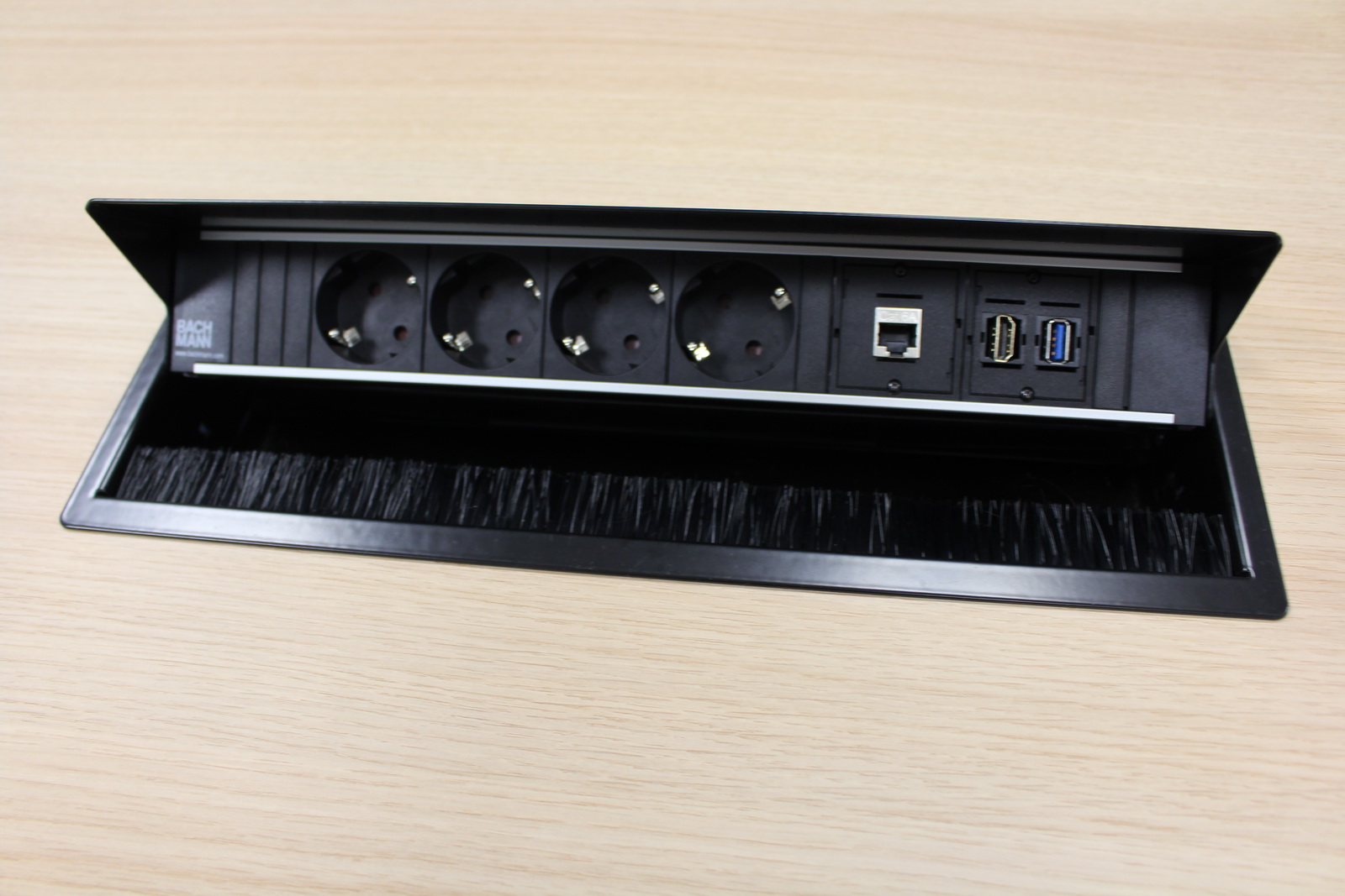 Tárgyalóasztal és székek 9