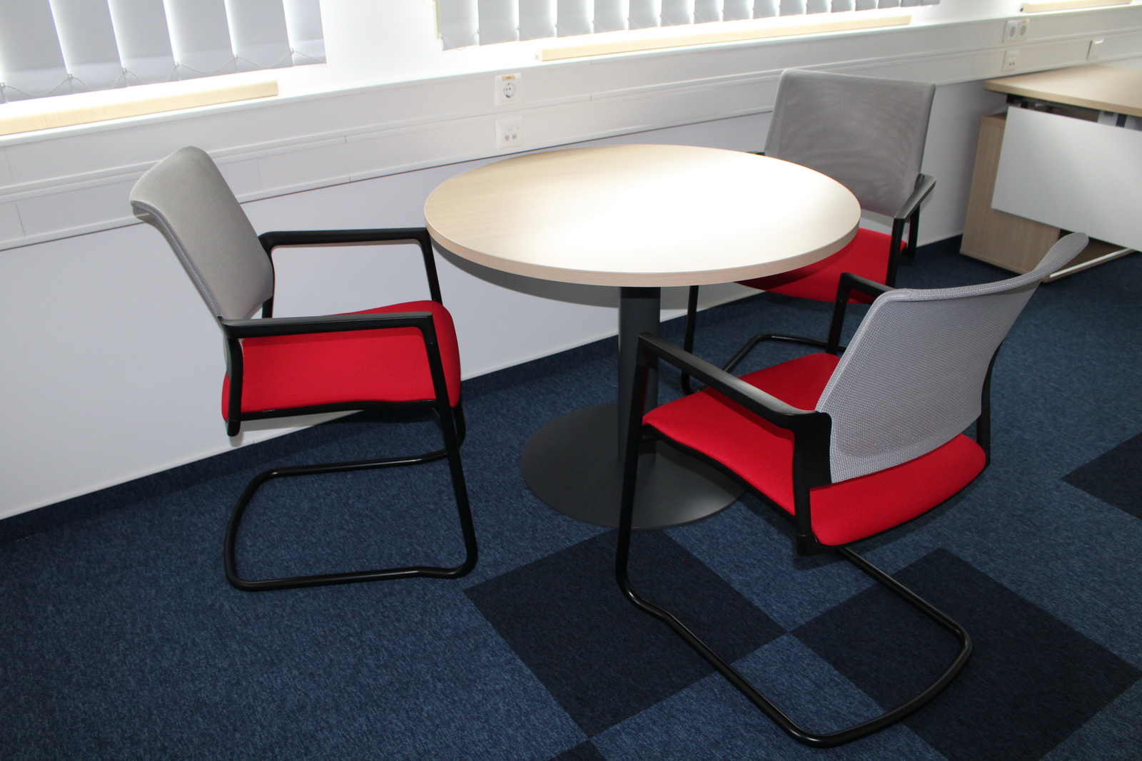 Körasztal és székek 2