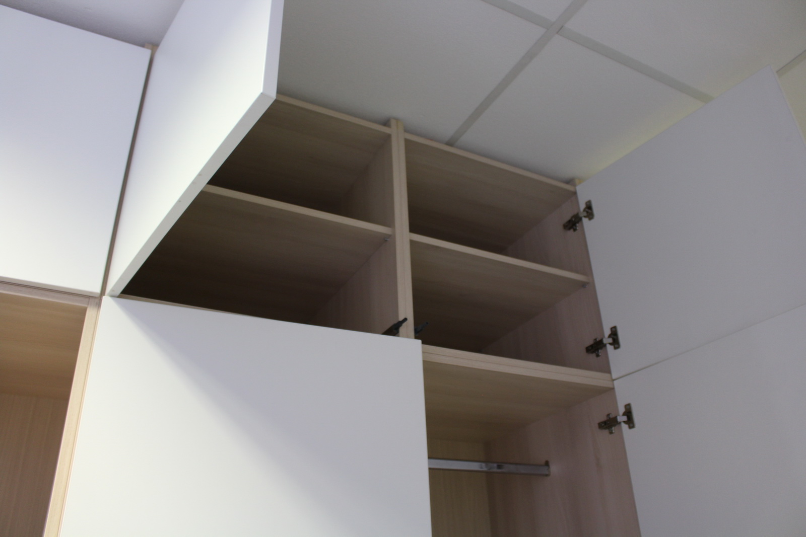 Polcos és gardrób szekrények 8