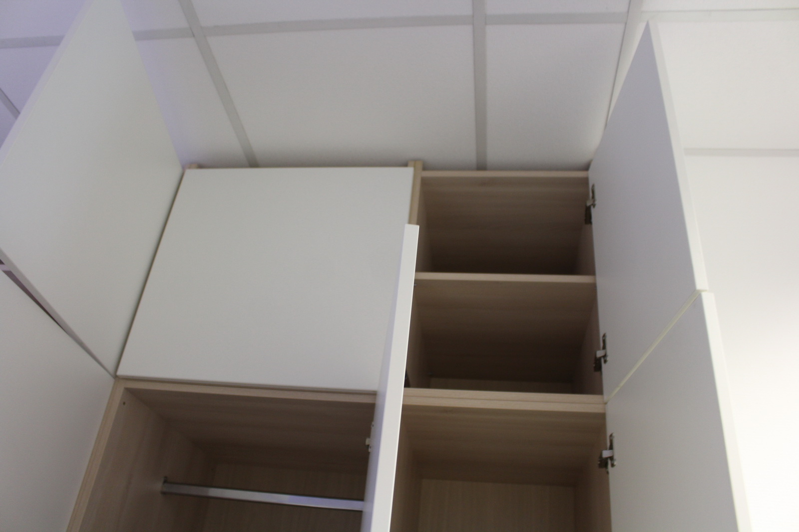 Polcos és gardrób szekrények 9