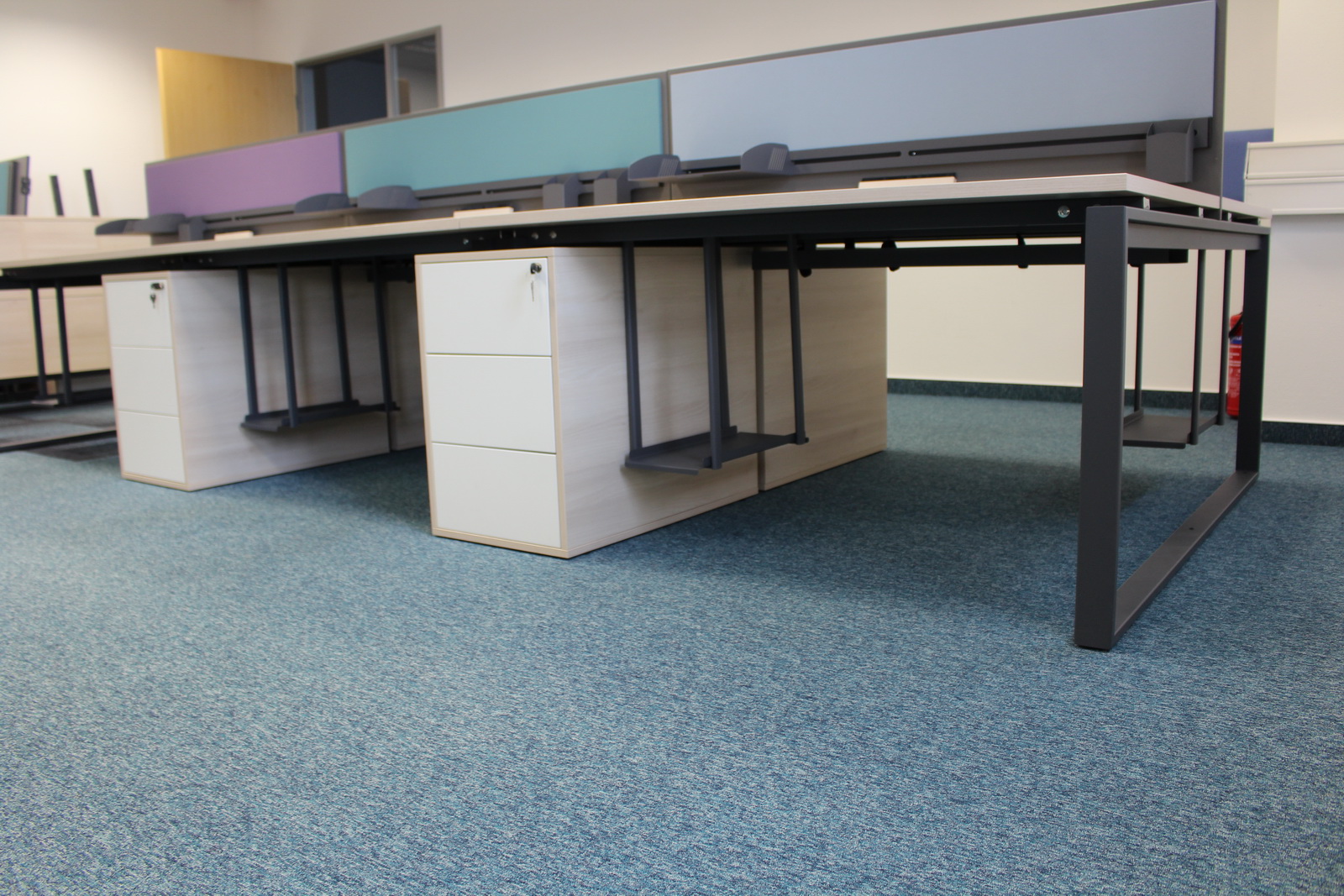 6 fős bench asztal 8