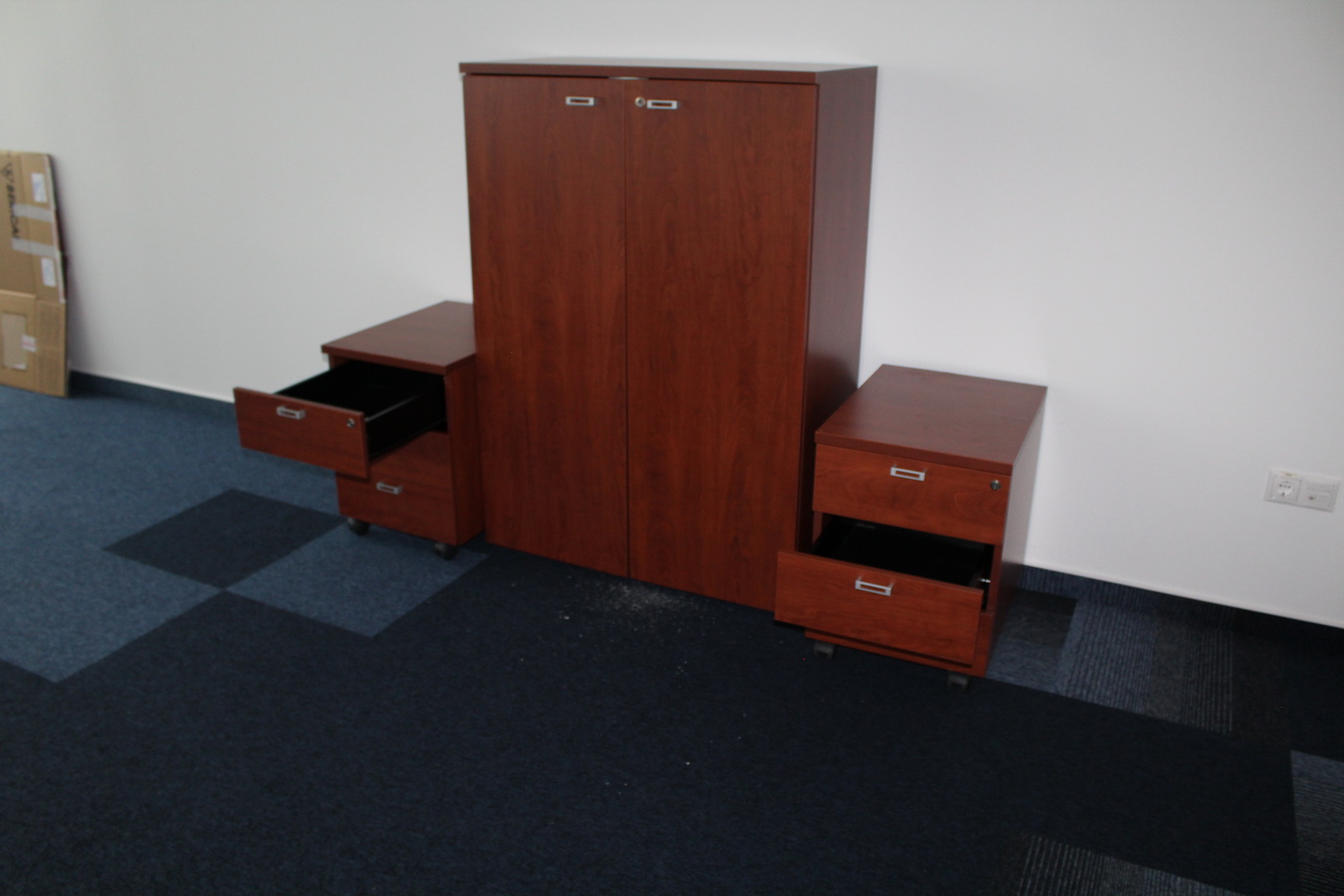 Vegyes irodabútor 8