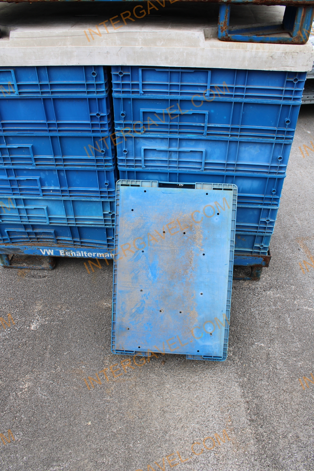 Láda (kék-RL-KLT 6147) 2