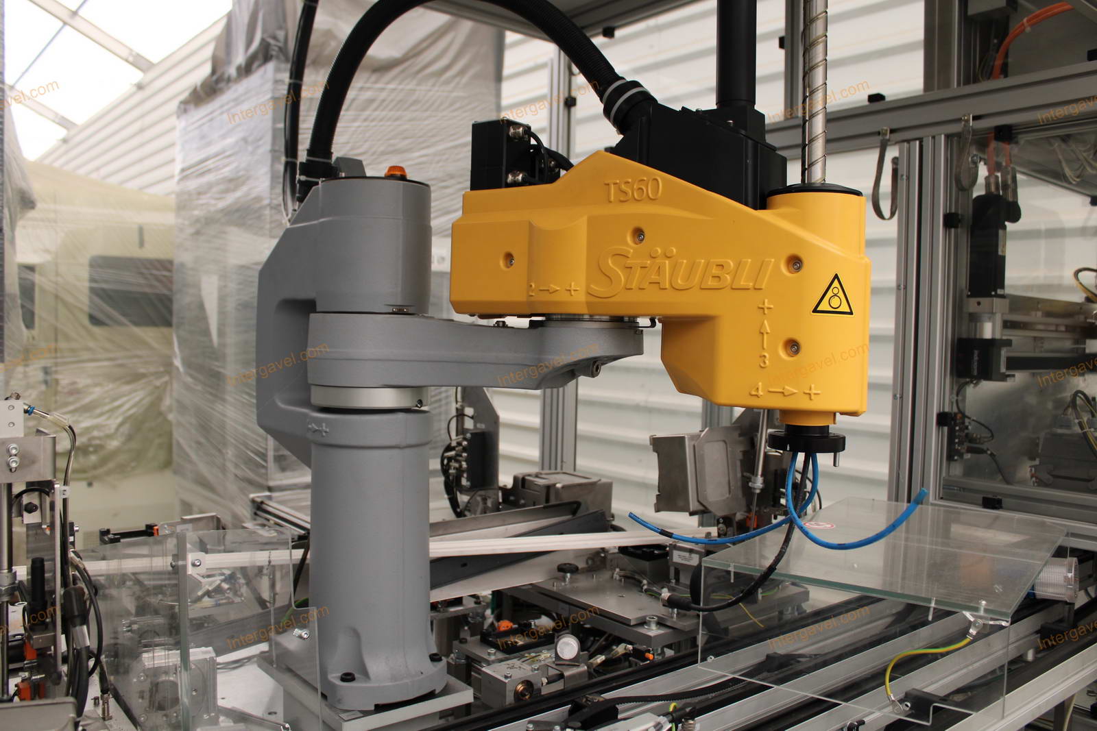 Bontott szerelő munkahely TS 60-as Stäubli robottal 5