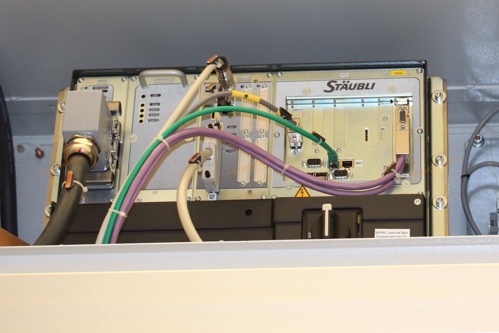 Bontott szerelő munkahely TS 60-as Stäubli robottal 7