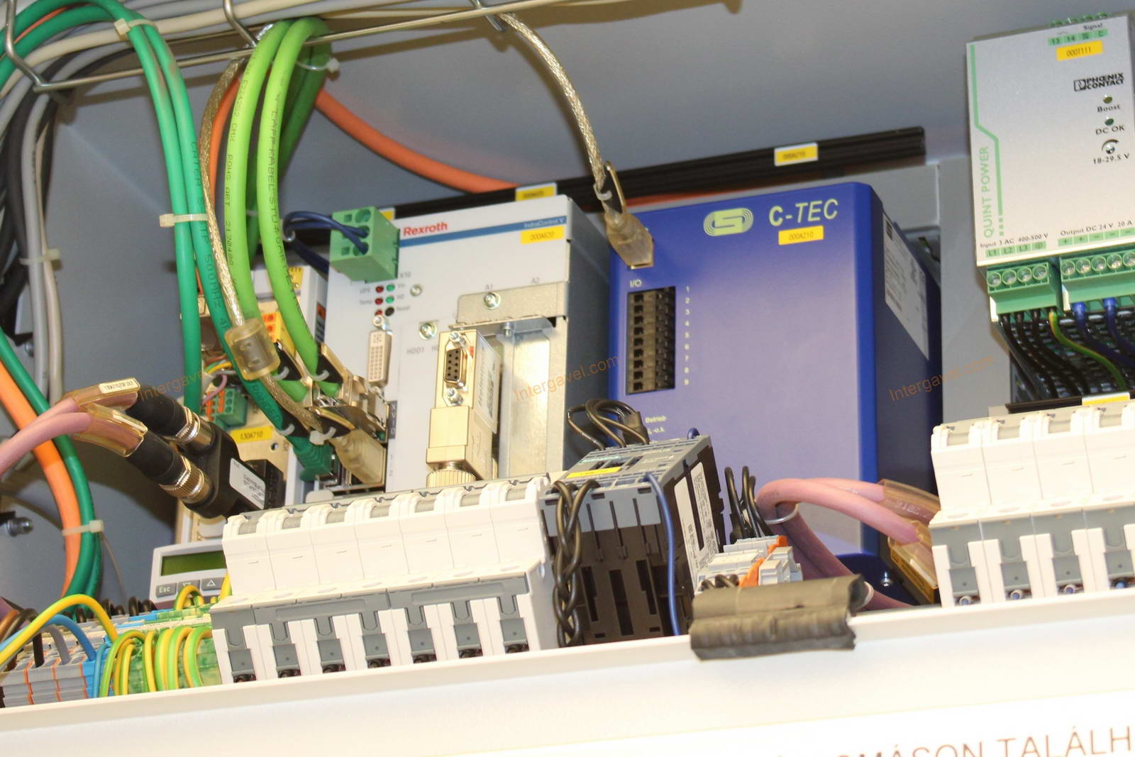 Bontott szerelő munkahely TS 60-as Stäubli robottal 20