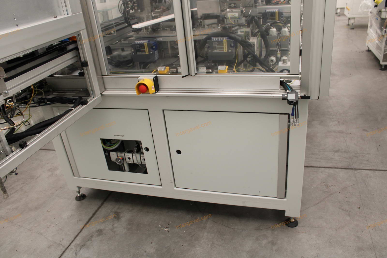 Bontott szerelő munkahely TS 60-as Stäubli robottal 21