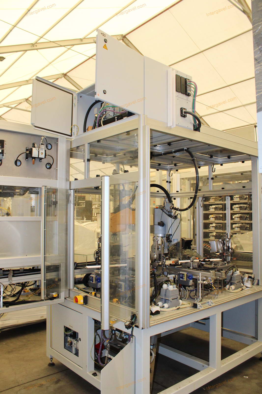 Bontott szerelő munkahely TS 60-as Stäubli robottal 24