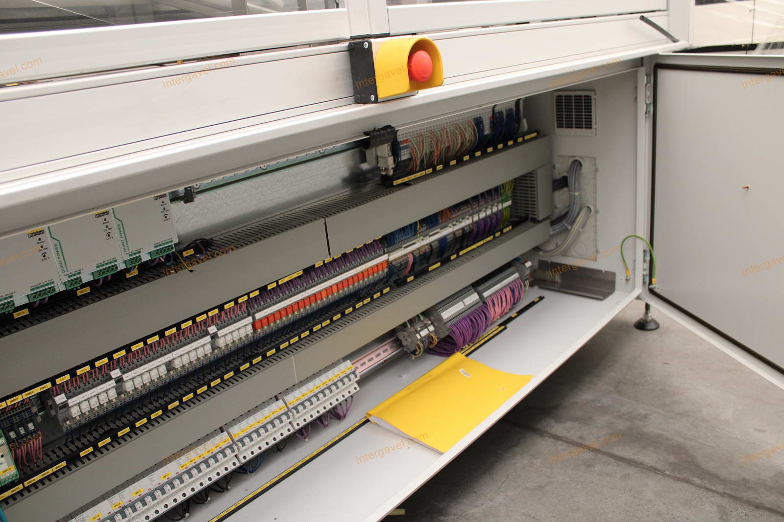 Bontott szerelő munkahely TS 60-as Stäubli robottal 31